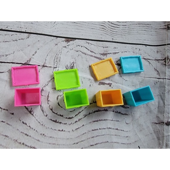 Littlest Pet Shop LPS Birthday Celebration Box Accessory Present Pink Blue White - Picture 2 of 4